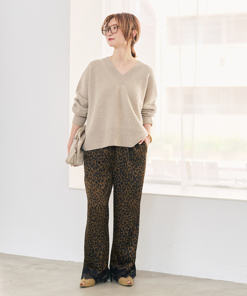 Spick & Span（スピックアンドスパン）の「クーマラムVネックプルオーバー（ニット/セーター・レディース・レッド/ベージュ/チャコールグレー/ブルー系その他・FREE）」の7枚目の写真