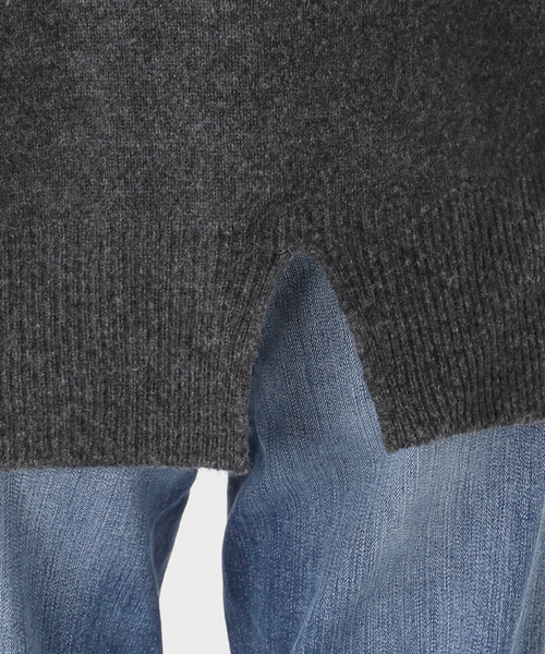 Spick & Span（スピックアンドスパン）の「クーマラムVネックプルオーバー（ニット/セーター・レディース・レッド/ベージュ/チャコールグレー/ブルー系その他・FREE）」の10枚目の写真