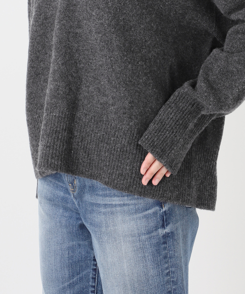 Spick & Span（スピックアンドスパン）の「クーマラムVネックプルオーバー（ニット/セーター・レディース・レッド/ベージュ/チャコールグレー/ブルー系その他・FREE）」の11枚目の写真