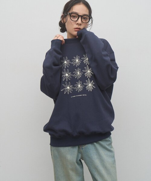CIAOPANIC TYPY(チャオパニックティピー)の「【ZOZO限定】フラワープリントスウェット(スウェット・レディース・ネイビー/ブラウン/グレー/チャコールグレー・LARGE/MEDIUM)」の9枚目の写真