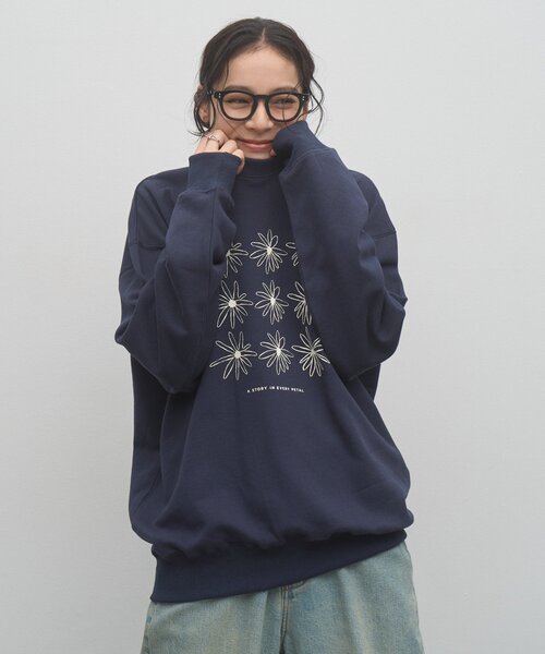CIAOPANIC TYPY(チャオパニックティピー)の「【ZOZO限定】フラワープリントスウェット(スウェット・レディース・ネイビー/ブラウン/グレー/チャコールグレー・LARGE/MEDIUM)」の11枚目の写真