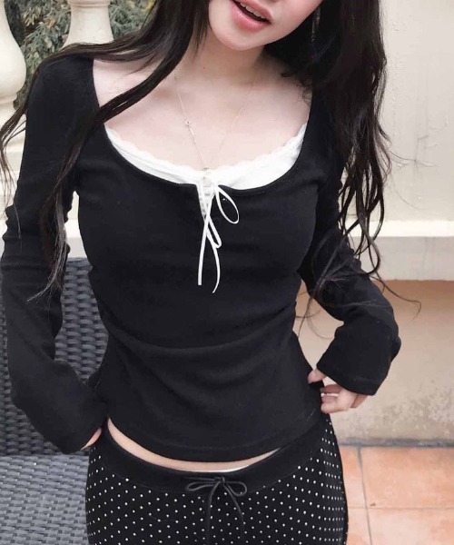lulufa(ルルファ)の「配色レースリボンスクエアネックトップス(Tシャツ/カットソー・レディース・グレー/ブラック/ピンク・FREE)」の1枚目の写真