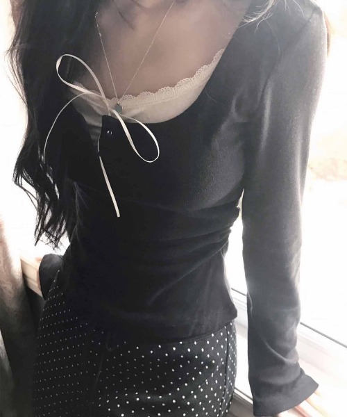 lulufa(ルルファ)の「配色レースリボンスクエアネックトップス(Tシャツ/カットソー・レディース・グレー/ブラック/ピンク・FREE)」の11枚目の写真