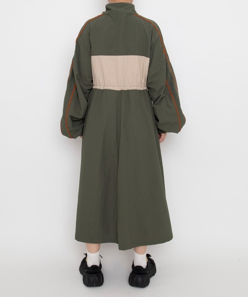 PUNYUS(プニュズ)の「【NEW SIZE】切り替えナイロンワンピース(ワンピース・レディース・カーキ/ネイビー/ブラック・5/3/4/2/1)」の11枚目の写真