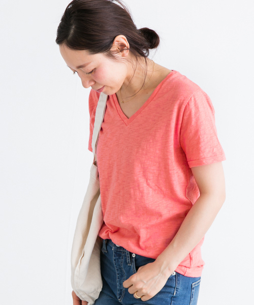 URBAN RESEARCH Sonny Label（アーバンリサーチサニーレーベル）の「Sonny Label スラブ天竺VネックT（Tシャツ/カットソー・レディース・ホワイト/ピンク/ブルー系その他/ブルー/カーキ/ブラック・FREE）」の6枚目の写真