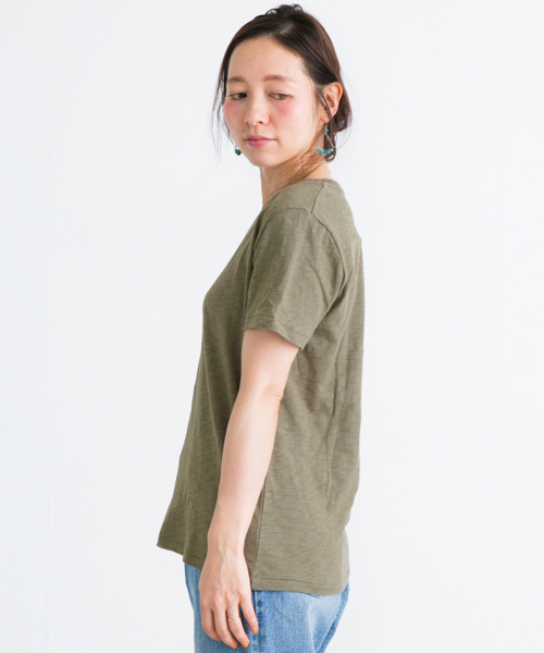 URBAN RESEARCH Sonny Label（アーバンリサーチサニーレーベル）の「Sonny Label スラブ天竺VネックT（Tシャツ/カットソー・レディース・ホワイト/ピンク/ブルー系その他/ブルー/カーキ/ブラック・FREE）」の16枚目の写真