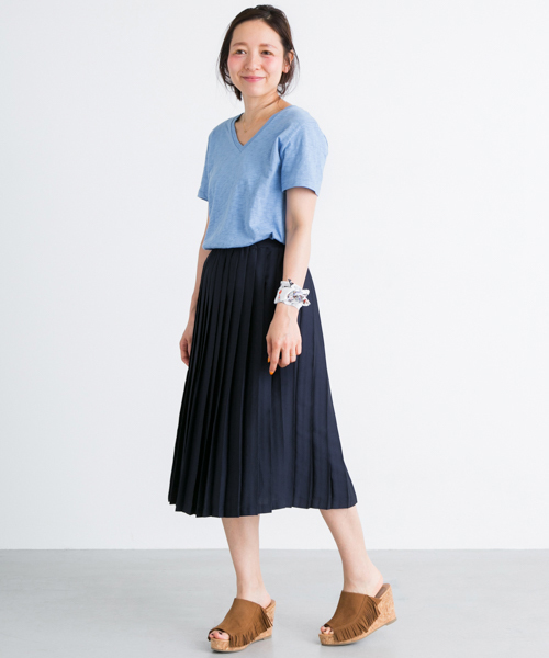 URBAN RESEARCH Sonny Label（アーバンリサーチサニーレーベル）の「Sonny Label スラブ天竺VネックT（Tシャツ/カットソー・レディース・ホワイト/ピンク/ブルー系その他/ブルー/カーキ/ブラック・FREE）」の12枚目の写真