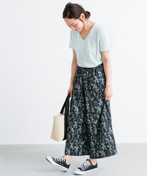 URBAN RESEARCH Sonny Label（アーバンリサーチサニーレーベル）の「Sonny Label スラブ天竺VネックT（Tシャツ/カットソー・レディース・ホワイト/ピンク/ブルー系その他/ブルー/カーキ/ブラック・FREE）」の13枚目の写真