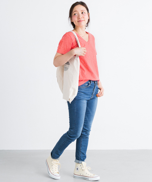 URBAN RESEARCH Sonny Label（アーバンリサーチサニーレーベル）の「Sonny Label スラブ天竺VネックT（Tシャツ/カットソー・レディース・ホワイト/ピンク/ブルー系その他/ブルー/カーキ/ブラック・FREE）」の14枚目の写真