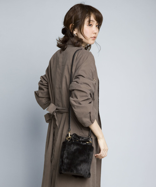 PLAIN CLOTHING(プレーンクロージング)の「ファー巾着ショルダーバッグ【PLAIN CLOTHING】(ショルダーバッグ・レディース・グレー/ブラック/ボルドー・FREE)」の10枚目の写真