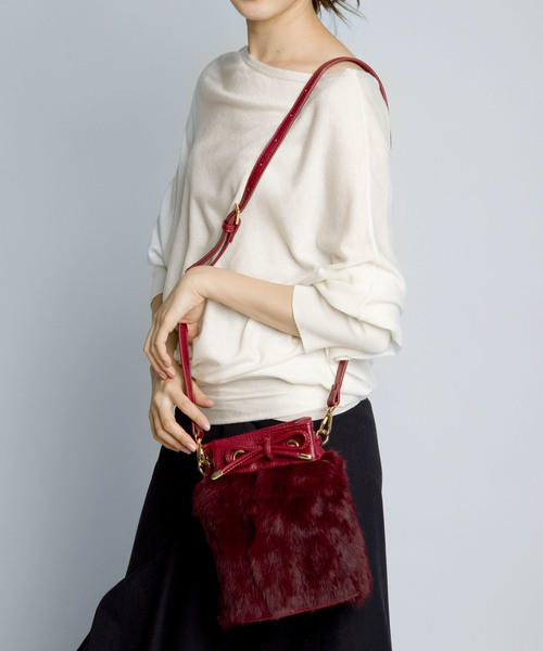 PLAIN CLOTHING(プレーンクロージング)の「ファー巾着ショルダーバッグ【PLAIN CLOTHING】(ショルダーバッグ・レディース・グレー/ブラック/ボルドー・FREE)」の12枚目の写真