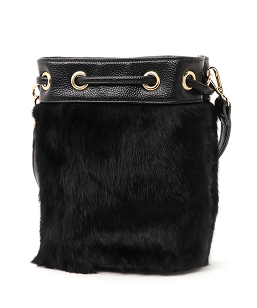 PLAIN CLOTHING(プレーンクロージング)の「ファー巾着ショルダーバッグ【PLAIN CLOTHING】(ショルダーバッグ・レディース・グレー/ブラック/ボルドー・FREE)」の7枚目の写真