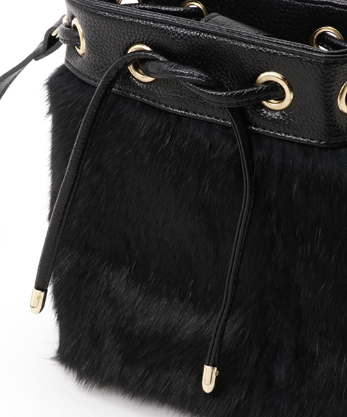 PLAIN CLOTHING(プレーンクロージング)の「ファー巾着ショルダーバッグ【PLAIN CLOTHING】(ショルダーバッグ・レディース・グレー/ブラック/ボルドー・FREE)」の8枚目の写真