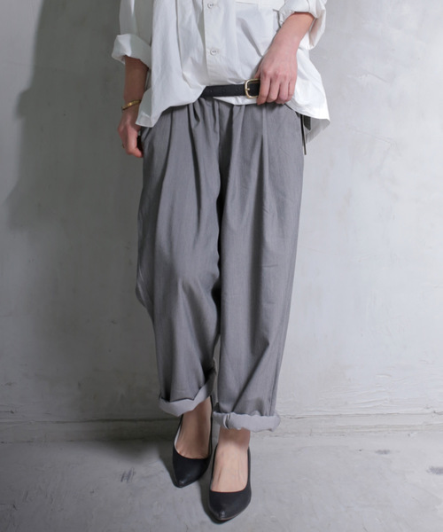 antiqua(アンティカ)の「タックパンツ(その他パンツ・レディース・ブラック/グレー/ベージュ・M)」の1枚目の写真