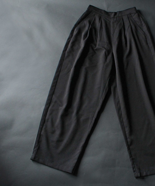 antiqua(アンティカ)の「タックパンツ(その他パンツ・レディース・ブラック/グレー/ベージュ・M)」の6枚目の写真