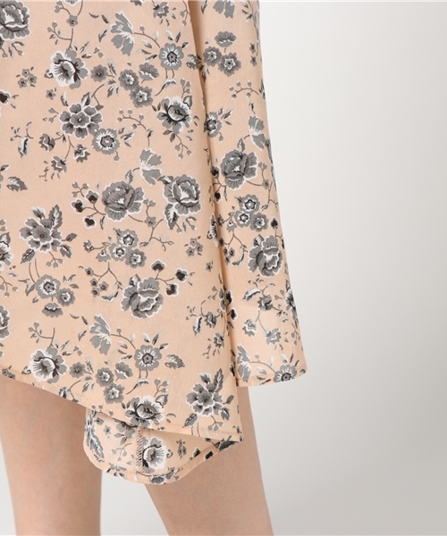 MOUSSY（マウジー）の「SHOULDER TIE FLOWER DRESS（ワンピース・レディース・ベージュ系その他/パープル系その他/ホワイト系その他・1/2）」の10枚目の写真