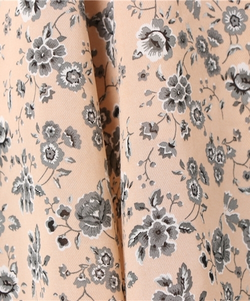 MOUSSY（マウジー）の「SHOULDER TIE FLOWER DRESS（ワンピース・レディース・ベージュ系その他/パープル系その他/ホワイト系その他・1/2）」の11枚目の写真