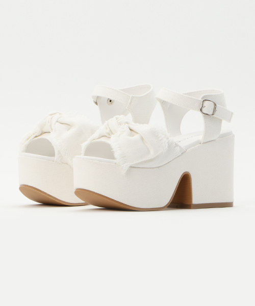 WEGO(ウィゴー)の「WEGO/リボンフリンジサンダル(サンダル・レディース・ブラック/ホワイト・MEDIUM/LARGE)」の2枚目の写真