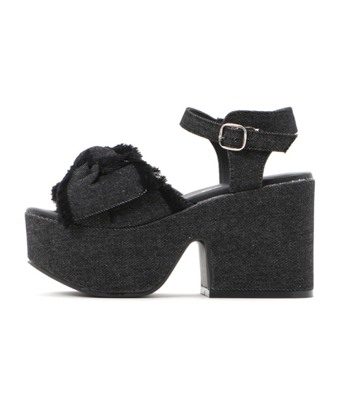 WEGO(ウィゴー)の「WEGO/リボンフリンジサンダル(サンダル・レディース・ブラック/ホワイト・MEDIUM/LARGE)」の3枚目の写真