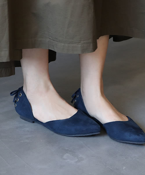 SESTO（セスト）の「かかとレースアップシューズ（パンプス・レディース・ブラック/グレイッシュベージュ/ネイビー/パープル/ダークブラウン/グリーン/レッド/マスタード/グレー・24.5cm/24.0cm/22.5cm/25.0cm/23.5cm/23.0cm/22.0cm）」の6枚目の写真