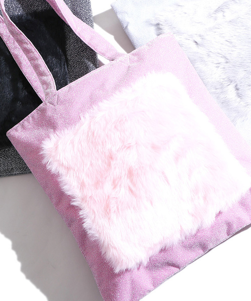 WEGO（ウィゴー）の「WEGO/ポケットファーグリッタートートバッグ（トートバッグ・レディース・ブラウン/ピンク/シルバー/ブラック・FREE）」の3枚目の写真