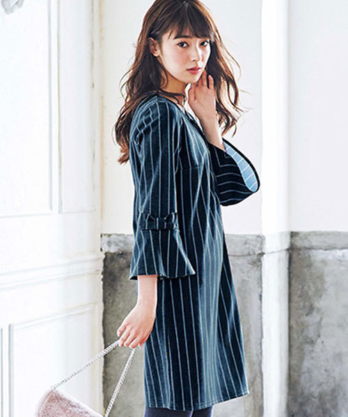 GeeRA（ジーラ）の「ポンチ素材リボンデザインスリーブワンピース（ワンピース・レディース・ブラック/ボルドー/ブルー系その他/ストライプ・SMALL/MEDIUM/LARGE/X-LARGE）」の3枚目の写真