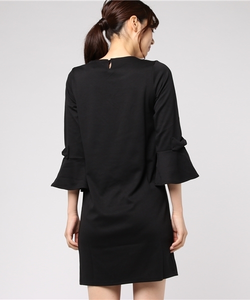 GeeRA（ジーラ）の「ポンチ素材リボンデザインスリーブワンピース（ワンピース・レディース・ブラック/ボルドー/ブルー系その他/ストライプ・SMALL/MEDIUM/LARGE/X-LARGE）」の5枚目の写真