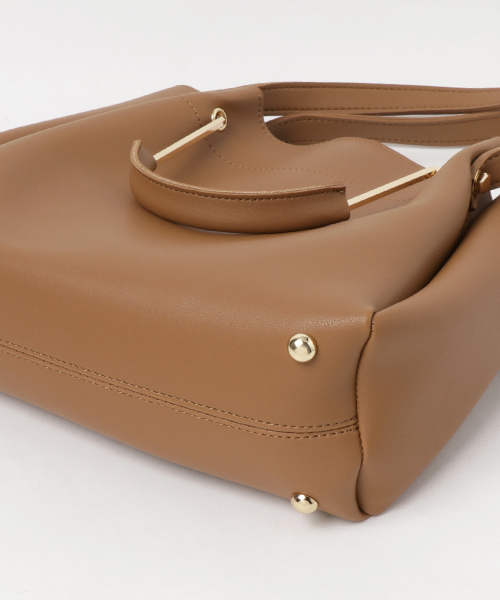 RIVE DROITE（リヴドロワ）の「メタル2WayトートM（ショルダーバッグ・レディース・ブラウン/グレー/レッド・MEDIUM）」の10枚目の写真