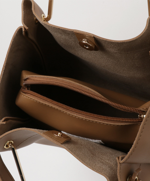 RIVE DROITE（リヴドロワ）の「メタル2WayトートM（ショルダーバッグ・レディース・ブラウン/グレー/レッド・MEDIUM）」の9枚目の写真