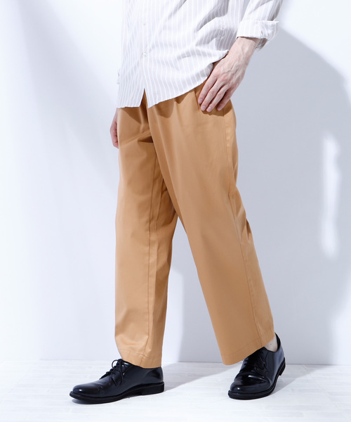 EMMA CLOTHES(エマクローズ)の「ハイパワーサテンストレッチ2タックワイドパンツ(その他パンツ・メンズ・グレー/ベージュ/ライトベージュ/ブラック/ネイビー・L/M)」の1枚目の写真