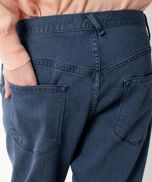 NANO universe（ナノユニバース）の「FF/サルエルテーパードデニム（デニムパンツ・レディース・ブルー/インディゴブルー・34/36）」の16枚目の写真