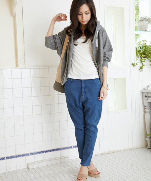 NANO universe（ナノユニバース）の「FF/サルエルテーパードデニム（デニムパンツ・レディース・ブルー/インディゴブルー・34/36）」の19枚目の写真