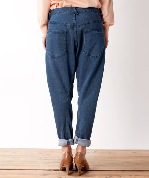 NANO universe（ナノユニバース）の「FF/サルエルテーパードデニム（デニムパンツ・レディース・ブルー/インディゴブルー・34/36）」の13枚目の写真