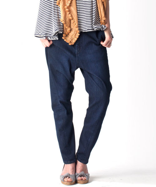 NANO universe（ナノユニバース）の「FF/サルエルテーパードデニム（デニムパンツ・レディース・ブルー/インディゴブルー・34/36）」の7枚目の写真