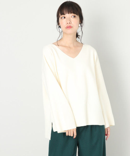 LOWRYS FARM（ローリーズファーム）の「ミラノリブＶネックプルオーバー　805086（ニット/セーター・レディース・ブラック/ベージュ/ブラウン/オフホワイト/ホワイト×ブラック・MEDIUM/LARGE）」の2枚目の写真