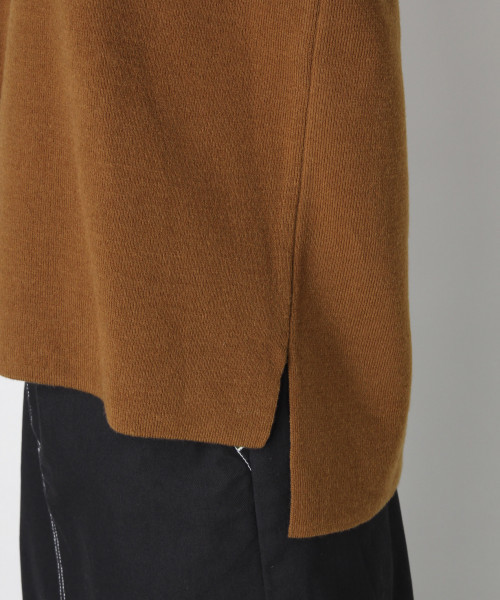 LOWRYS FARM（ローリーズファーム）の「ミラノリブＶネックプルオーバー　805086（ニット/セーター・レディース・ブラック/ベージュ/ブラウン/オフホワイト/ホワイト×ブラック・MEDIUM/LARGE）」の13枚目の写真