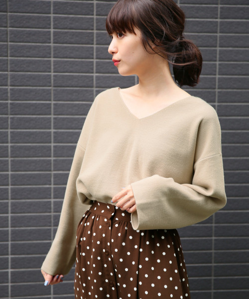 LOWRYS FARM（ローリーズファーム）の「ミラノリブＶネックプルオーバー　805086（ニット/セーター・レディース・ブラック/ベージュ/ブラウン/オフホワイト/ホワイト×ブラック・MEDIUM/LARGE）」の16枚目の写真