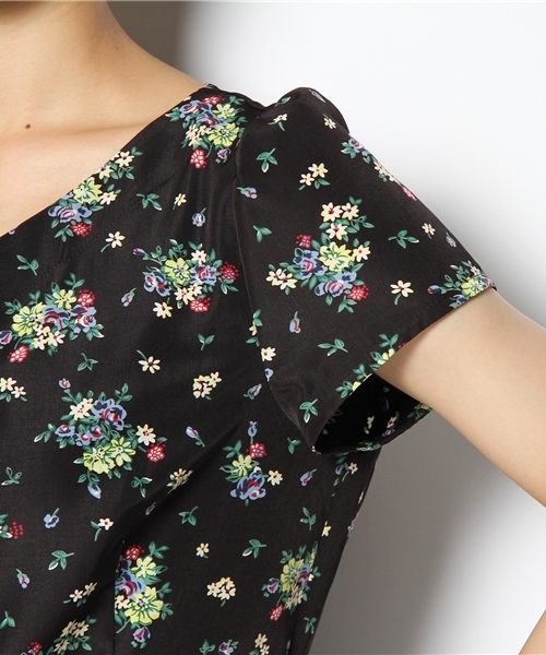 Khaju（カージュ）の「Khaju:フラワーミニフリルワンピース（ワンピース・レディース・ブラック/ネイビー・ONE SIZE）」の8枚目の写真