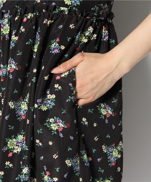 Khaju（カージュ）の「Khaju:フラワーミニフリルワンピース（ワンピース・レディース・ブラック/ネイビー・ONE SIZE）」の9枚目の写真