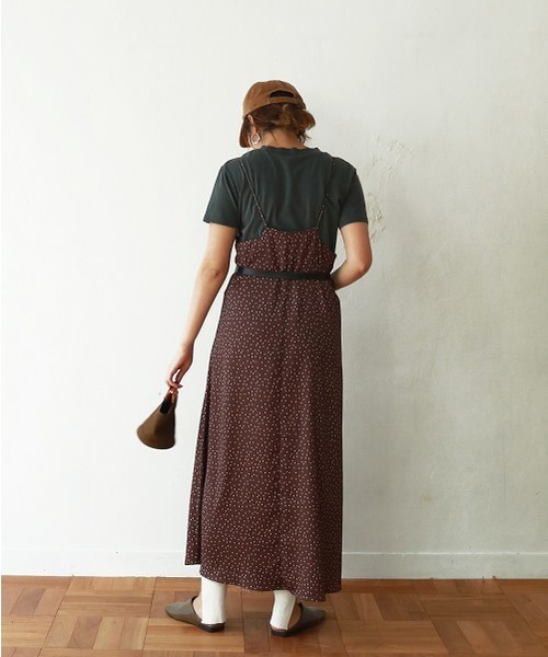 TODAYFUL(トゥデイフル)の「サテンドットドレス(ワンピース・レディース・ブラック/ブラウン・36inch/38inch)」の4枚目の写真