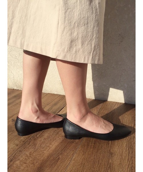 CLEA(クレア)の「【1cmヒール】デイリーポインテッドフラットパンプス(パンプス・レディース・ブラック/ベージュ/ブラック系その他/グレー/キャメル/ワイン・23.0cm/25.0cm/23.5cm/24.5cm/24.0cm/22.5cm)」の3枚目の写真