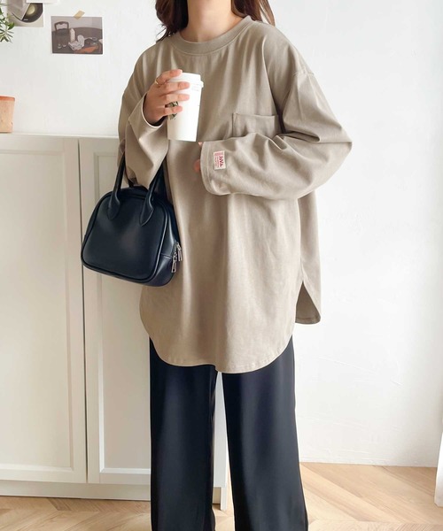 Java（ジャバ）の「《JaVaジャバ コラボ》シンプルの極み。USAコットン100%ポケット付き裾ラウンドサイドスリットオーバーロンTee（Tシャツ/カットソー・レディース・ホワイト/ブラック/ベージュ/モカ/ブラウン系その他/グリーン系その他/グレイッシュベージュ・MEDIUM/X-LARGE/SMALL/LARGE）」の14枚目の写真