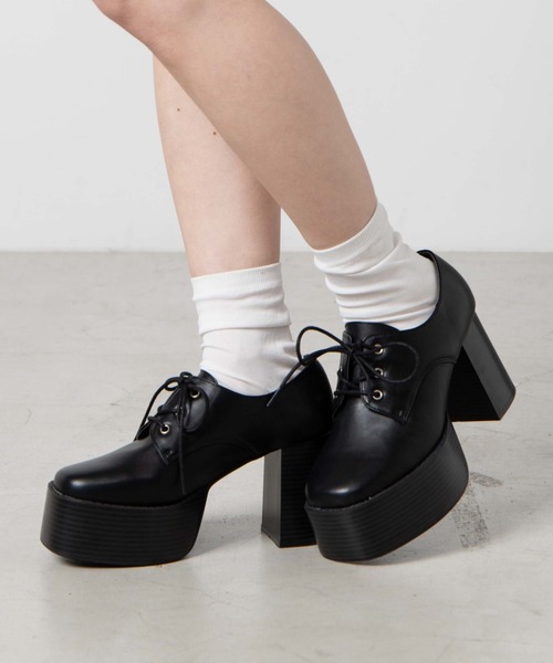 WEGO（ウィゴー）の「WEGO/レースアップボリュームヒールスクエアトゥシューズ（ドレスシューズ・レディース・ブラック/ライトベージュ/ブラック系その他・LARGE/MEDIUM）」の16枚目の写真