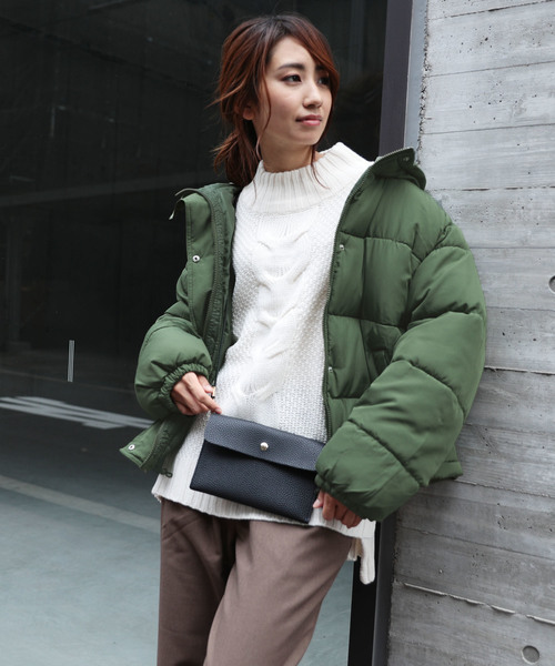 Doula Doula(ドゥーラドゥーラ)の「フード フェイクダウン(ダウンジャケット/コート・レディース・ブラック/オフホワイト/モカ/ライトカーキ・FREE)」の1枚目の写真