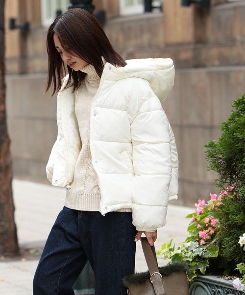 Doula Doula(ドゥーラドゥーラ)の「フード フェイクダウン(ダウンジャケット/コート・レディース・ブラック/オフホワイト/モカ/ライトカーキ・FREE)」の2枚目の写真