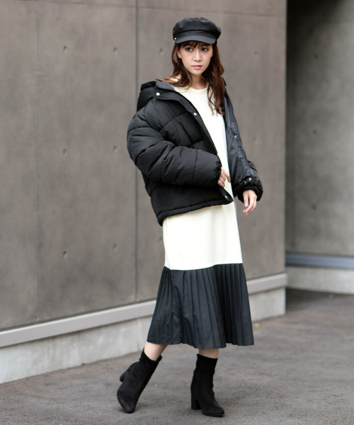 Doula Doula(ドゥーラドゥーラ)の「フード フェイクダウン(ダウンジャケット/コート・レディース・ブラック/オフホワイト/モカ/ライトカーキ・FREE)」の15枚目の写真