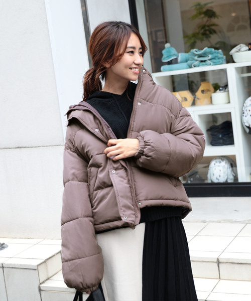 Doula Doula(ドゥーラドゥーラ)の「フード フェイクダウン(ダウンジャケット/コート・レディース・ブラック/オフホワイト/モカ/ライトカーキ・FREE)」の22枚目の写真