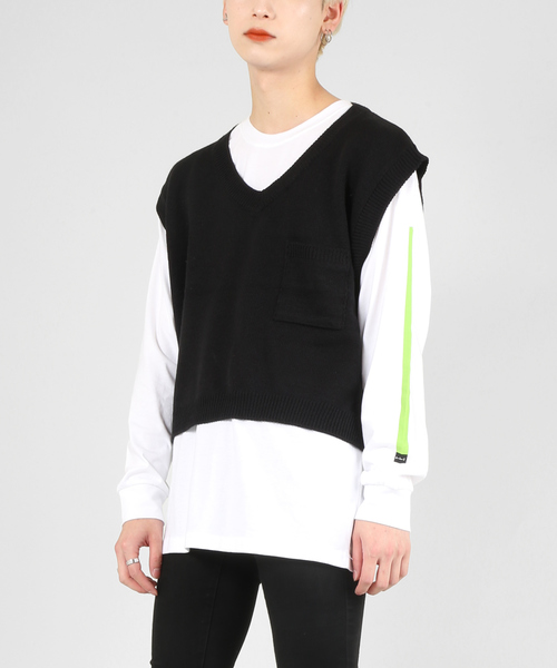 DING(ディング)の「DING/ポケット付きニットベスト(ベスト・レディース・ブラック/ベージュ/ネイビー・FREE)」の2枚目の写真