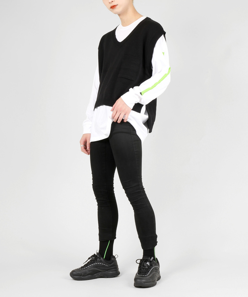 DING(ディング)の「DING/ポケット付きニットベスト(ベスト・レディース・ブラック/ベージュ/ネイビー・FREE)」の4枚目の写真