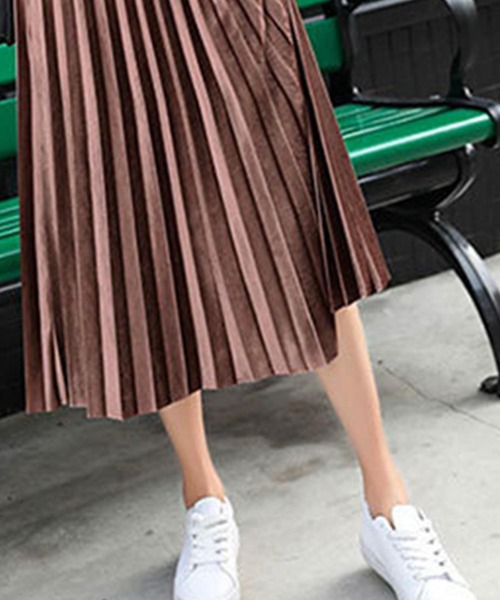 ABITOKYO（アビトーキョー）の「ベロアプリーツスカート（スカート・レディース・ブラック/グレー/カーキ/ブルー/ピンクベージュ・FREE）」の12枚目の写真